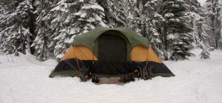 Tips For Staying Warm In An Insulated Tent