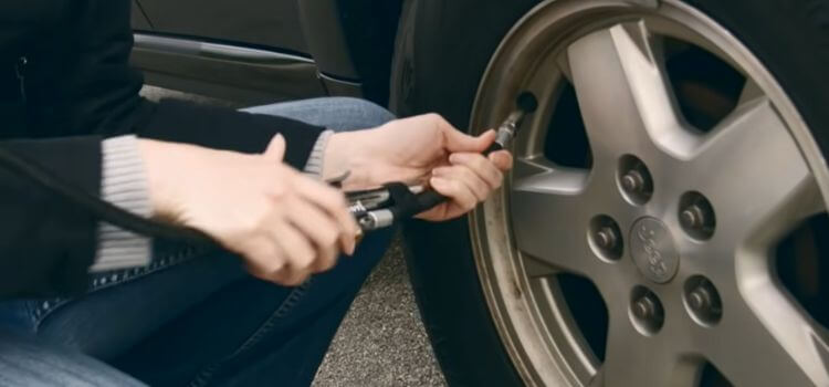 How to Pump Air into Car Tire